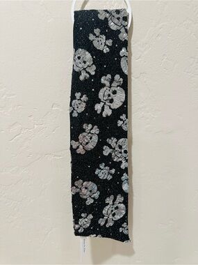 NWT Sparkle Sequins Skull Scarf  - Black and Silver